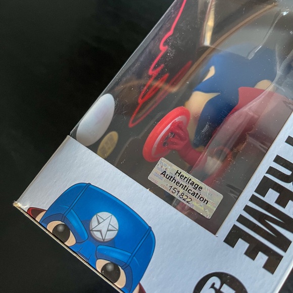 Chris Evans signed Funko Pop! #679 Soldier Supreme with COA - Picture 7 of 9